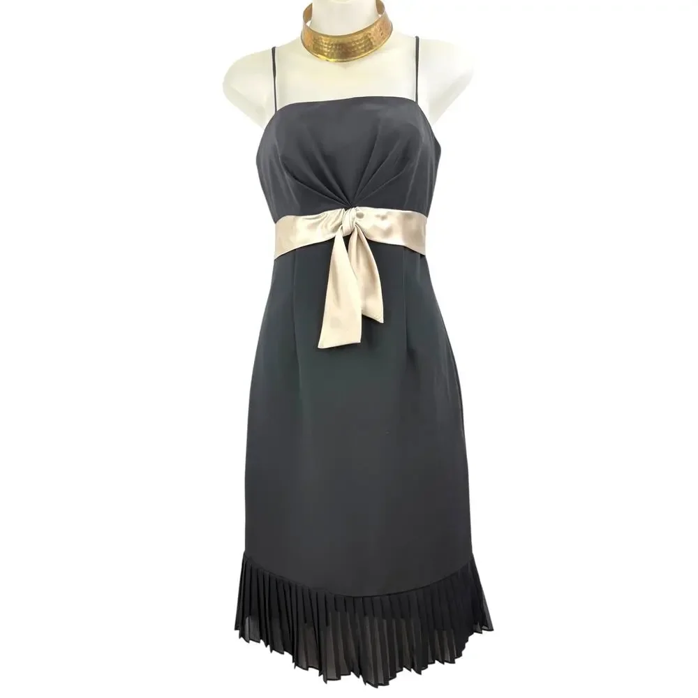 Vintage Y2K DE LARU black cocktail dress with pleated trim and bow - Picture 3 of 5